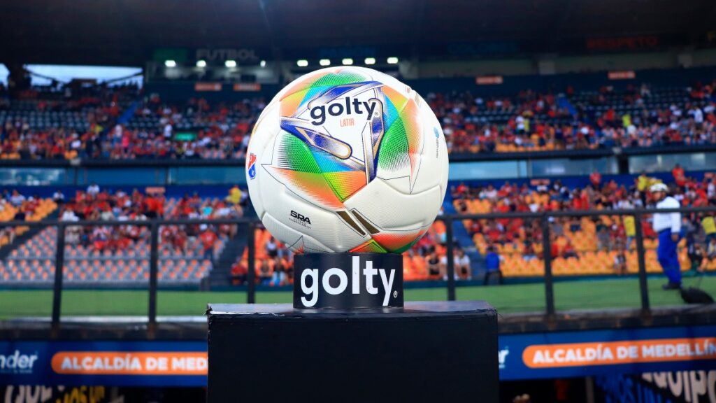 Balón oficial del Fútbol Profesional Colombiano, el campeonato de la Primera División.