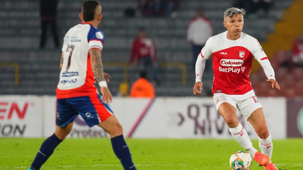 Daniel Torres jugando con Santa Fe / Vizzor