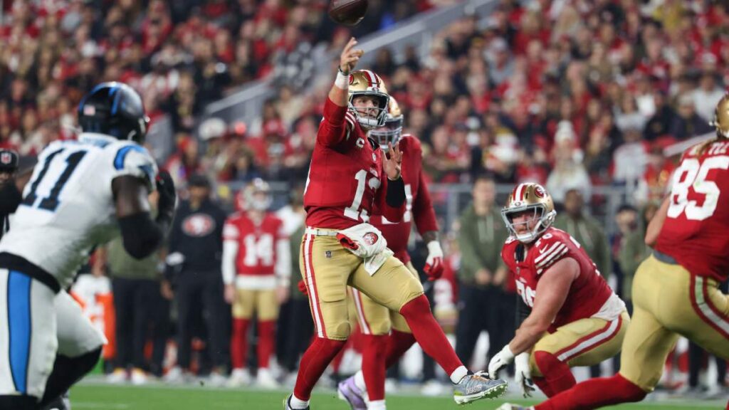 Brock Purdy durante el Panthers vs 49ers NFL 2025