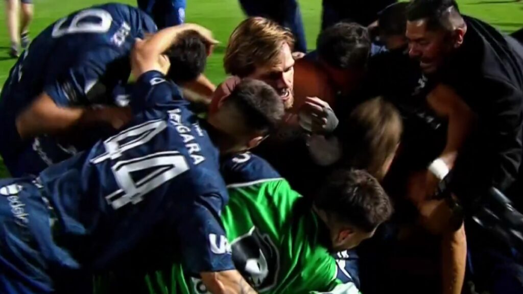 Festejo de Independiente Rivadavia