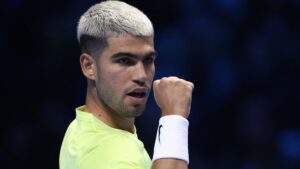 El número uno en juego: Carlos Alcaraz arranca con victoria en las ATP Finals