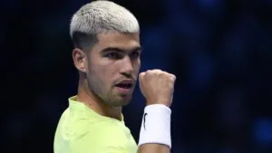 El número uno en juego: Carlos Alcaraz arranca con victoria en las ATP Finals