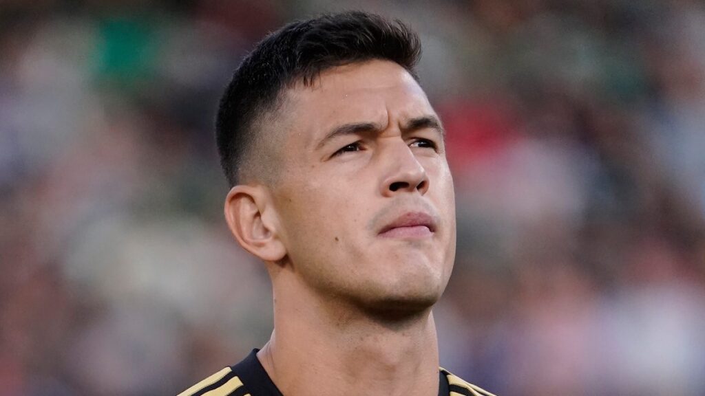 César Montes, defensa del Lokomotiv de Moscú