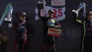 ¡Chispa Rodríguez gana en Puebla y es campeón de la NASCAR Trucks México Series!