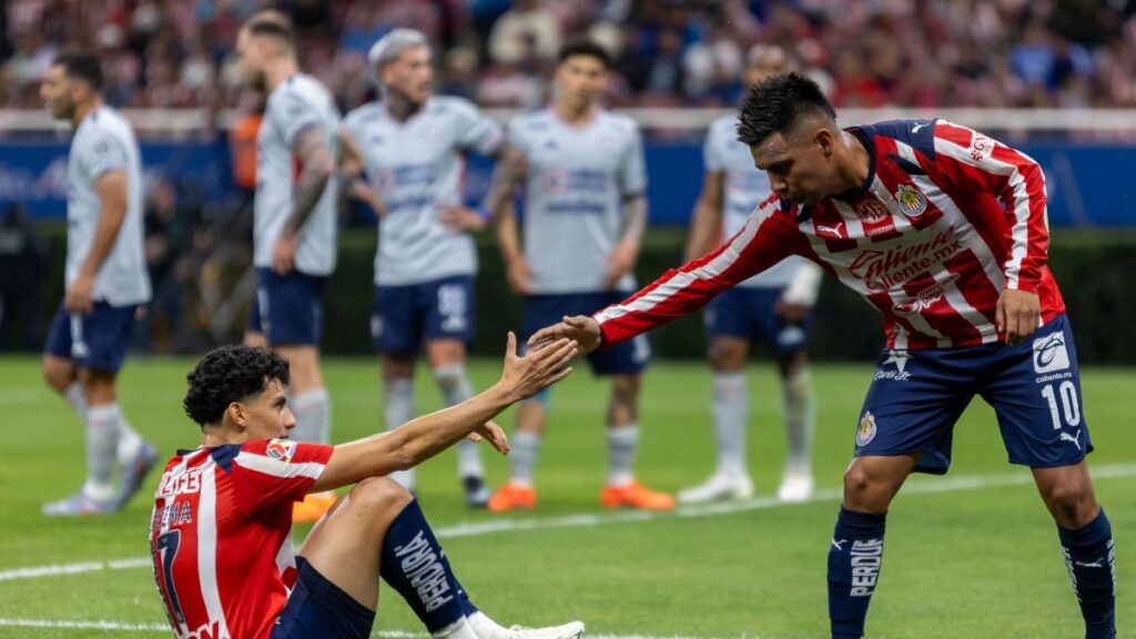 Chivas durante el partido contra Cruz Azul