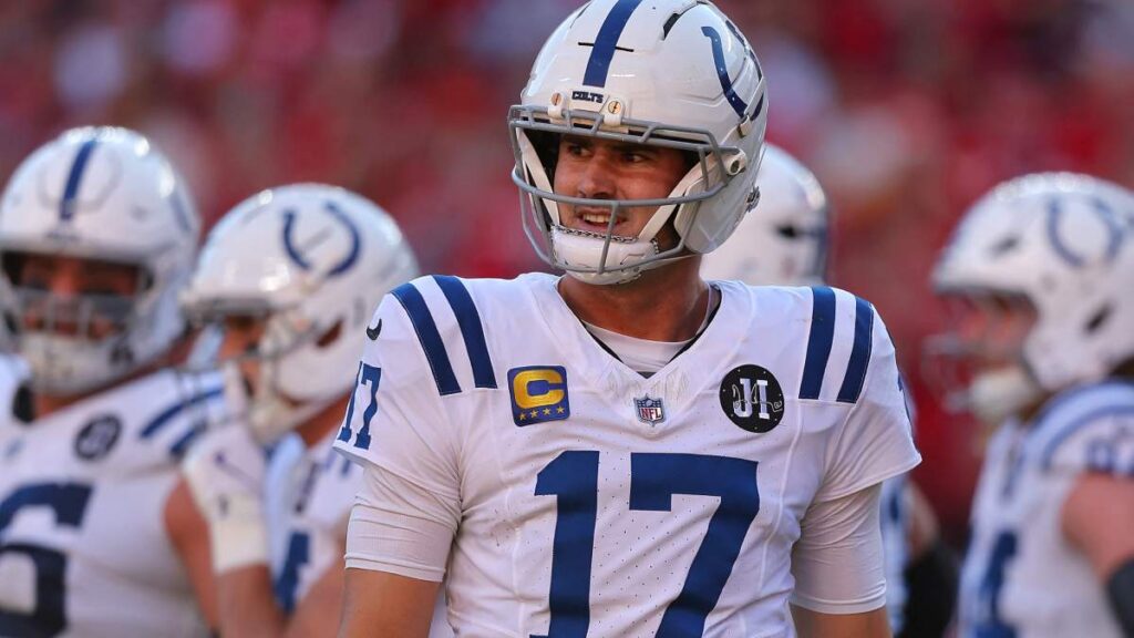 Daniel Jones durante el Colts vs Chiefs NFL 2025