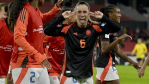 Tres colombianas dominan el equipo ideal de la Liga de Naciones Femenina 2025