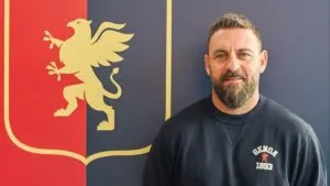 Daniele De Rossi, nuevo entrenador del Genoa de Johan Vásquez