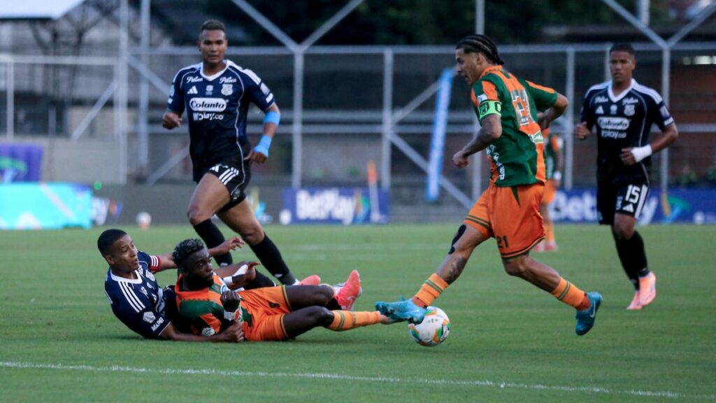 Envigado vs DIM por Copa | VizzorImage.