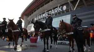 Escándalo de apuestas en Turquía: 102 jugadores suspendidos en una investigación histórica