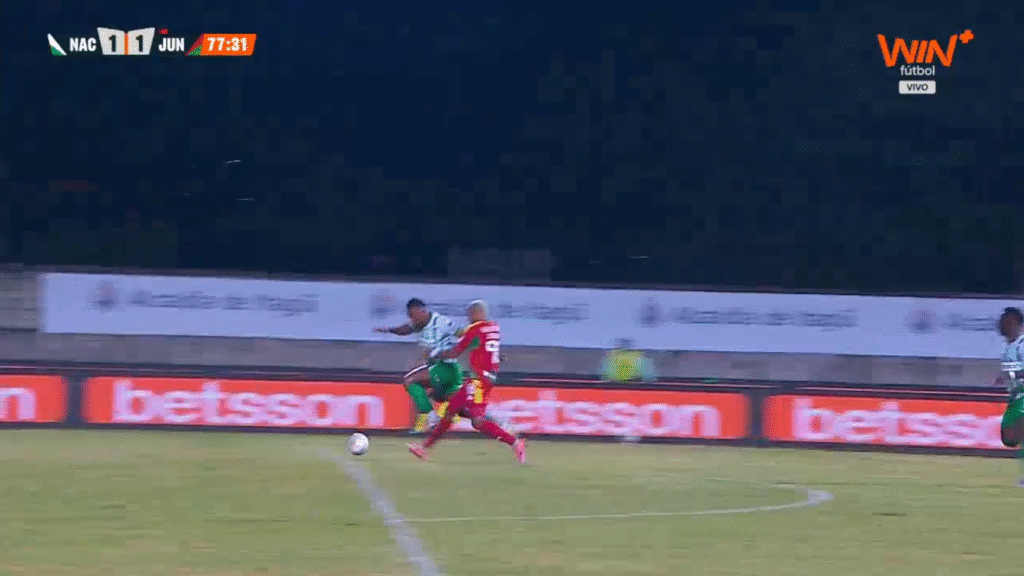 Falta de Peña a Alfredo Morelos