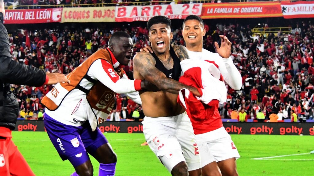 Harold Santiago Mosquera celebrando el gol de Santa Fe / Vizzor