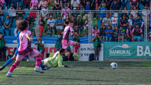 Mixco se impone a Municipal y se sube al liderato