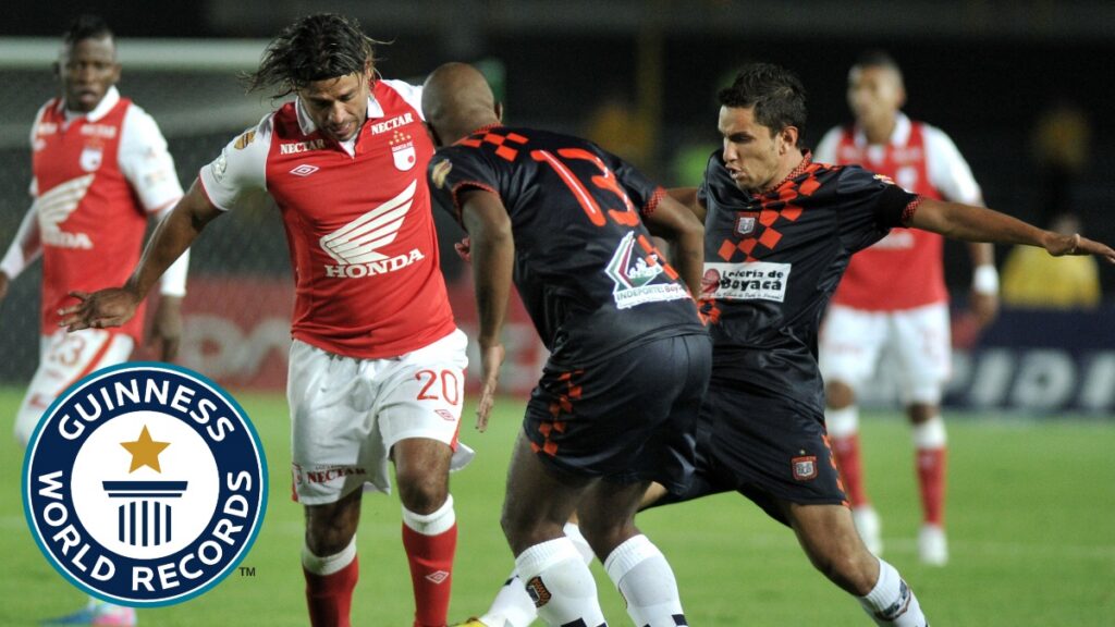 Gerardo Bedoya recibe galardón