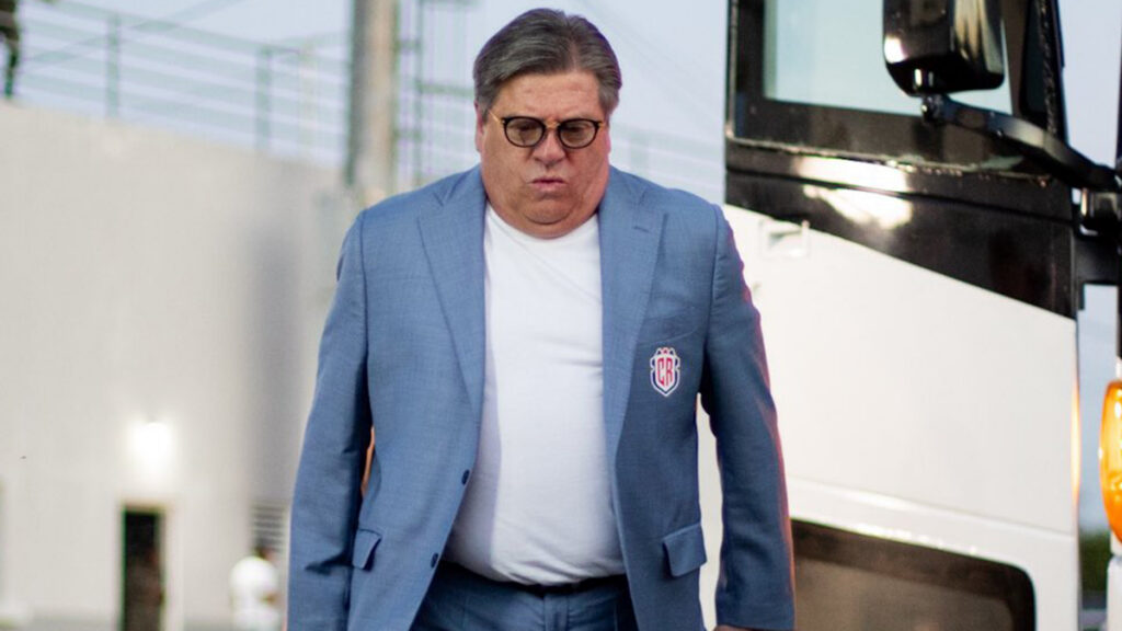 Piojo Herrera atraviesa una situación complicada en Costa Rica 