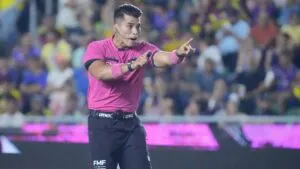 El árbitro Guillermo Pacheco, designado para el Chivas vs Cruz Azul de cuartos de final