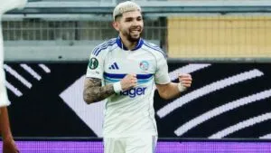 Julio enciso marca su primer gol UEFA y el Estrasburgo sigue invicto en la Conference