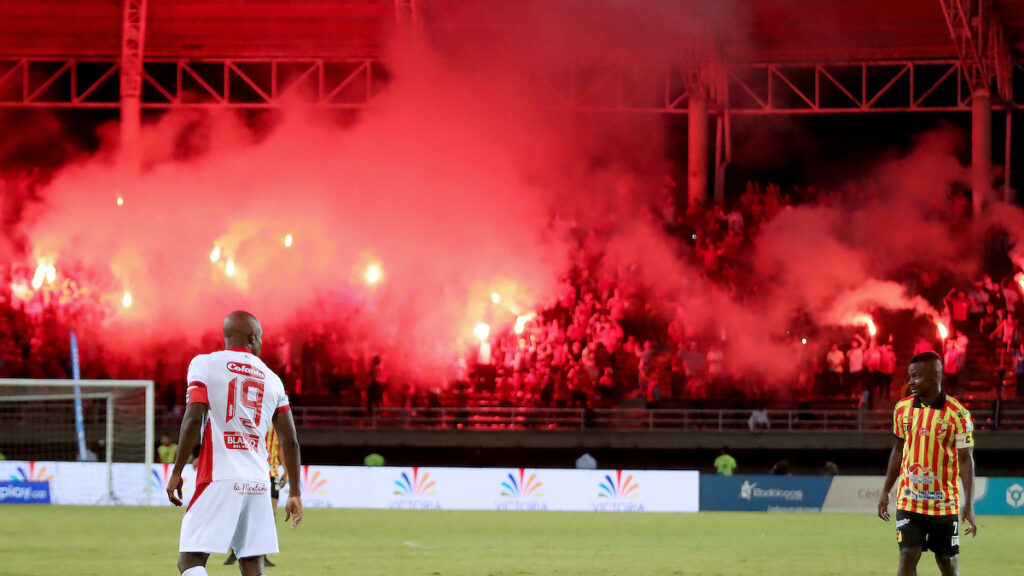 Hinchas de Deportivo Pereira, en un partido. - Vizzor Image.