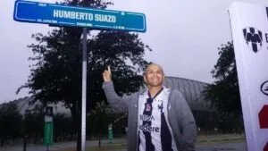Rayados homenajea a Humberto Suazo con calle y placa en el Gigante de Acero