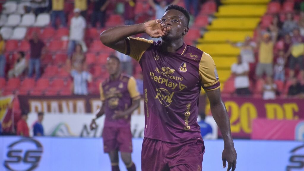 Adrián Parra celebrando el gol del Tolima vs Llaneros / Vizzor