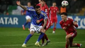 Italia sufre para vencer a Moldavia y necesita un milagro para evitar el repechaje