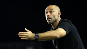 Mascherano considera ‘rara’ la sanción a Luis Suárez