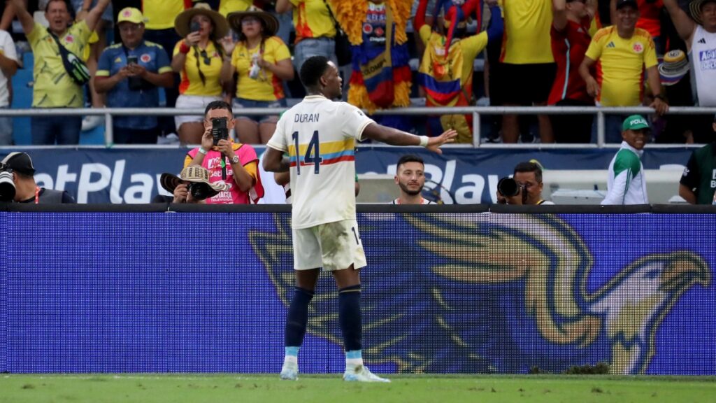 Jhon Jáder Durán en el partido de Colombia ante Chile, Eliminatorias Conmebol.