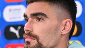 ¡El Genoa de Johan Vásquez no sale de la zona de descenso! empata con la Fiorentina