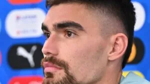 Atalanta golea y elimina al Genoa de la Copa en el partido 150 de Johan Vásquez en Italia