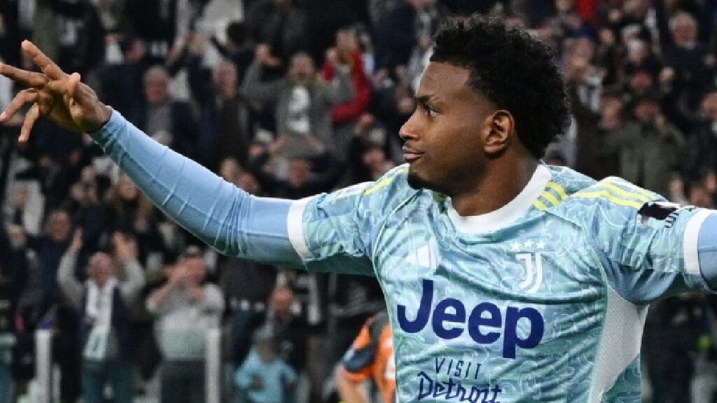 Juan David Cabal vuelve a jugar con la Juventus de Turín tras una larga lesión, pero comete muchos errores.