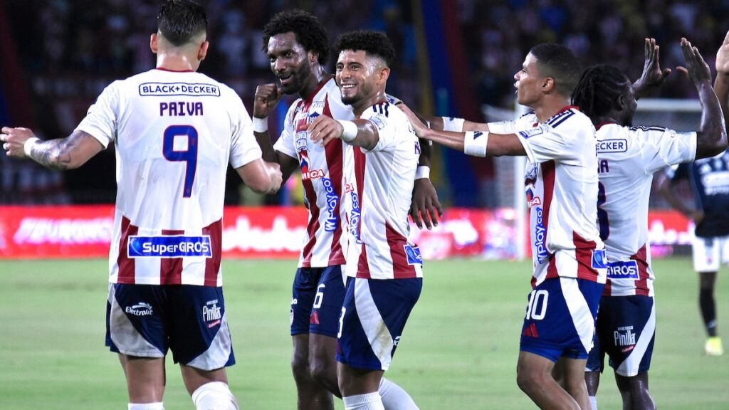 Junior celebrando en Liga | VizzorImage.