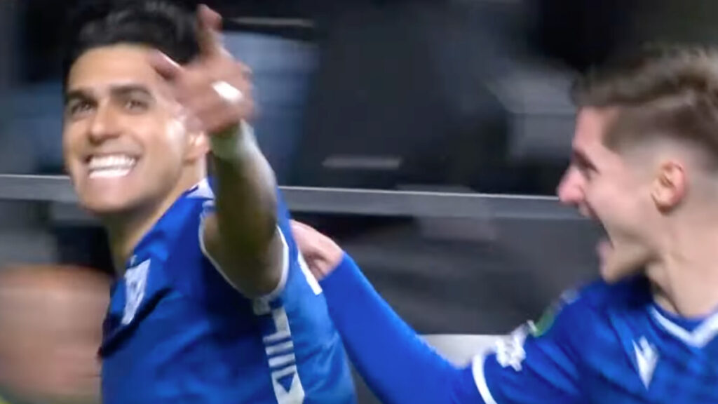 Palma celebra su gol, el primero de la noche. (captura Clarosports)