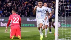 Lautaro Martínez marca doblete y ya es el cuarto máximo goleador del Inter