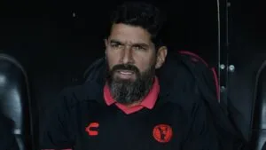 Loco Abreu señala que el Volcán sí pesó para el árbitro tras goleada