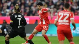 Luis Díaz lidera la remontada del Bayern en un vibrante 3-1 ante St Pauli