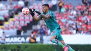Luis García seguirá siendo Diablo: Toluca renueva al guardameta mexicano