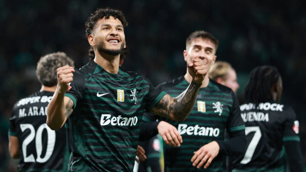 Luis Javier Suárez celebra un gol con Sporting. - Patricia de Melo, AFP.