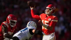 Mahomes y Arrowhead sacan su magia para vencer a los Colts en tiempo extra