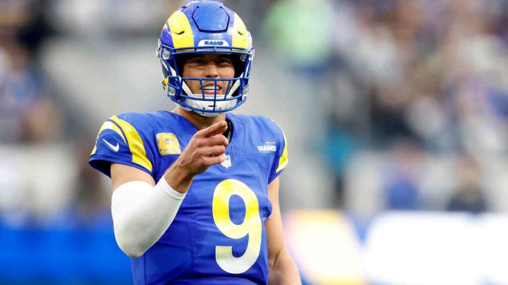 Matthew Stafford durante el Saints vs Rams NFL 2025