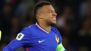 Mbappé regresa a Madrid para evaluar molestias en el tobillo tras sellar el pase al Mundial 2026