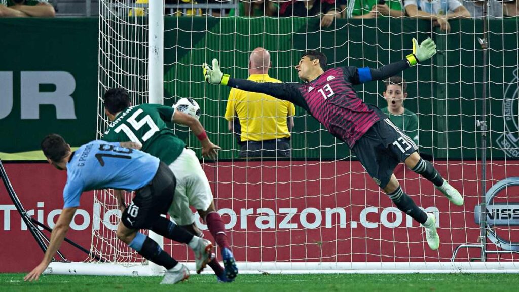 México tiene tres enfrentamientos sin poderle ganar a Uruguay, encuentros en los que ha sido exhibido por la escuadra Celeste