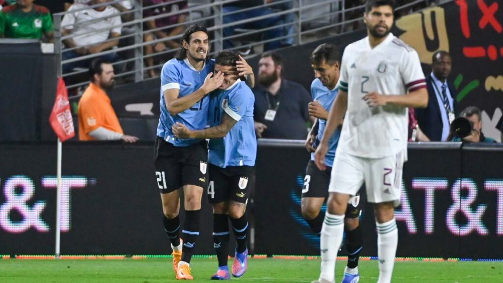 México tiene tres enfrentamientos sin poderle ganar a Uruguay, encuentros en los que ha sido exhibido por la escuadra Celeste.