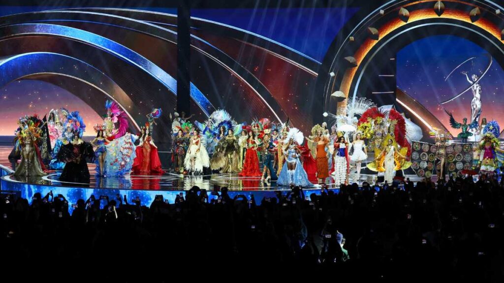 Todo listo para conocer a la nueva Miss Universo | REUTERS/Athit Perawongmetha