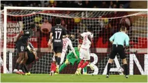 El PSG se tropieza con Monaco y su liderato en la Ligue 1 pende de un hilo