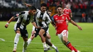 Benfica remonta en la agonía y deja sin premio a Nacional