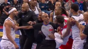 Jalen Suggs es expulsado tras pelea en el juego entre Magic y 76ers