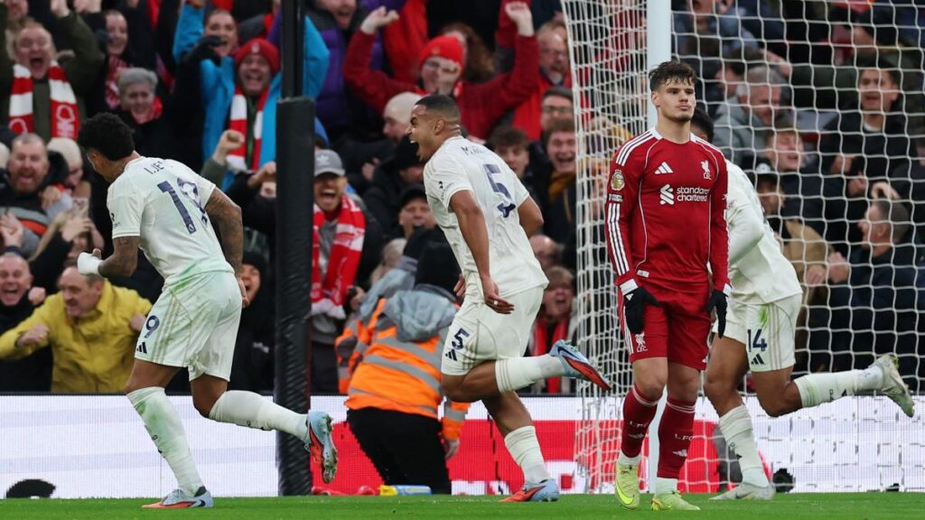 El Nottingham sorprende y golea a un Liverpool en crisis