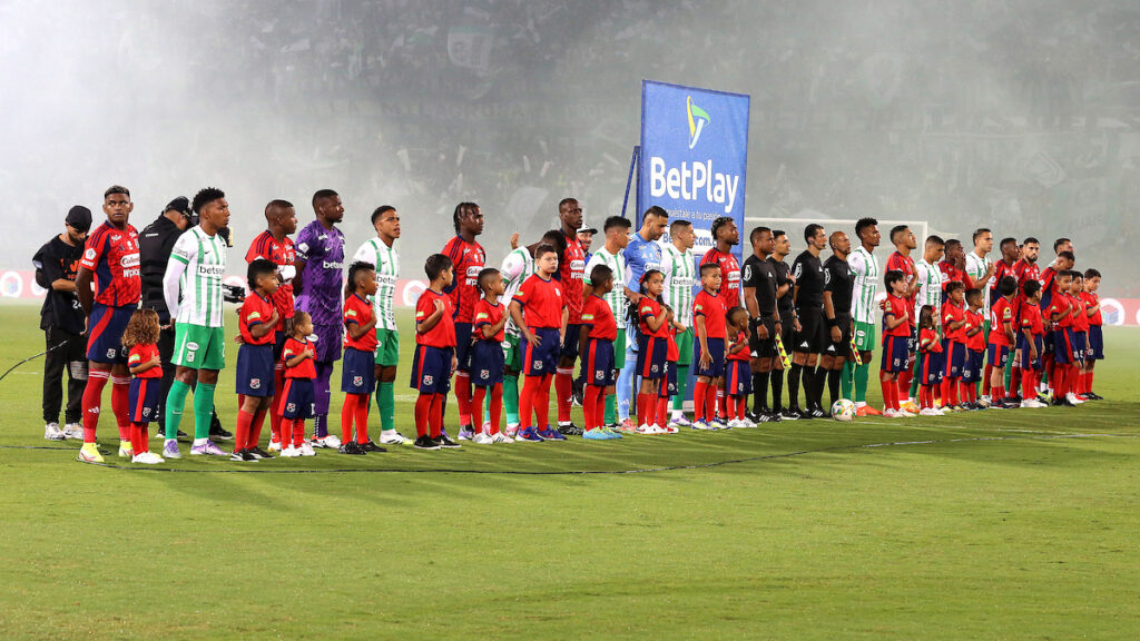 Jugadores de Independiente Medellín y Atlético Nacional. - Vizzor Image.