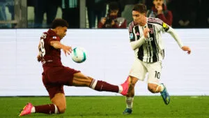 Juventus y Torino dan una tremenda batalla sin goles en el derbi de Turín