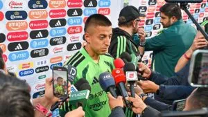 Roberto Alvarado impulsa a La Hormiga González y espera que sea mejor que Chicharito